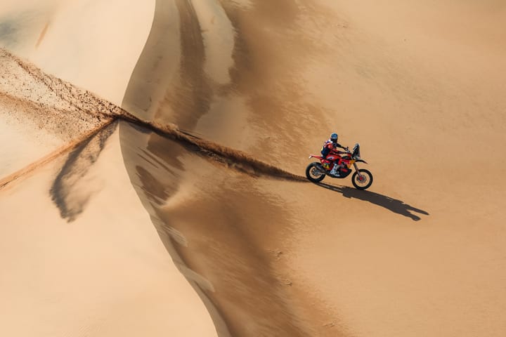 61 KILOMETES TO DAKAR GLORY FOR DANIEL SANDERS